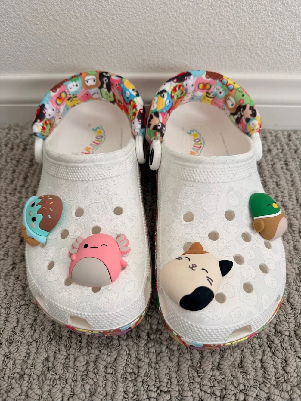 CROCS x SQUISHMALLOWS | White Clog Shoes with Colorful Character Jibbitz - Picture 4 of 12